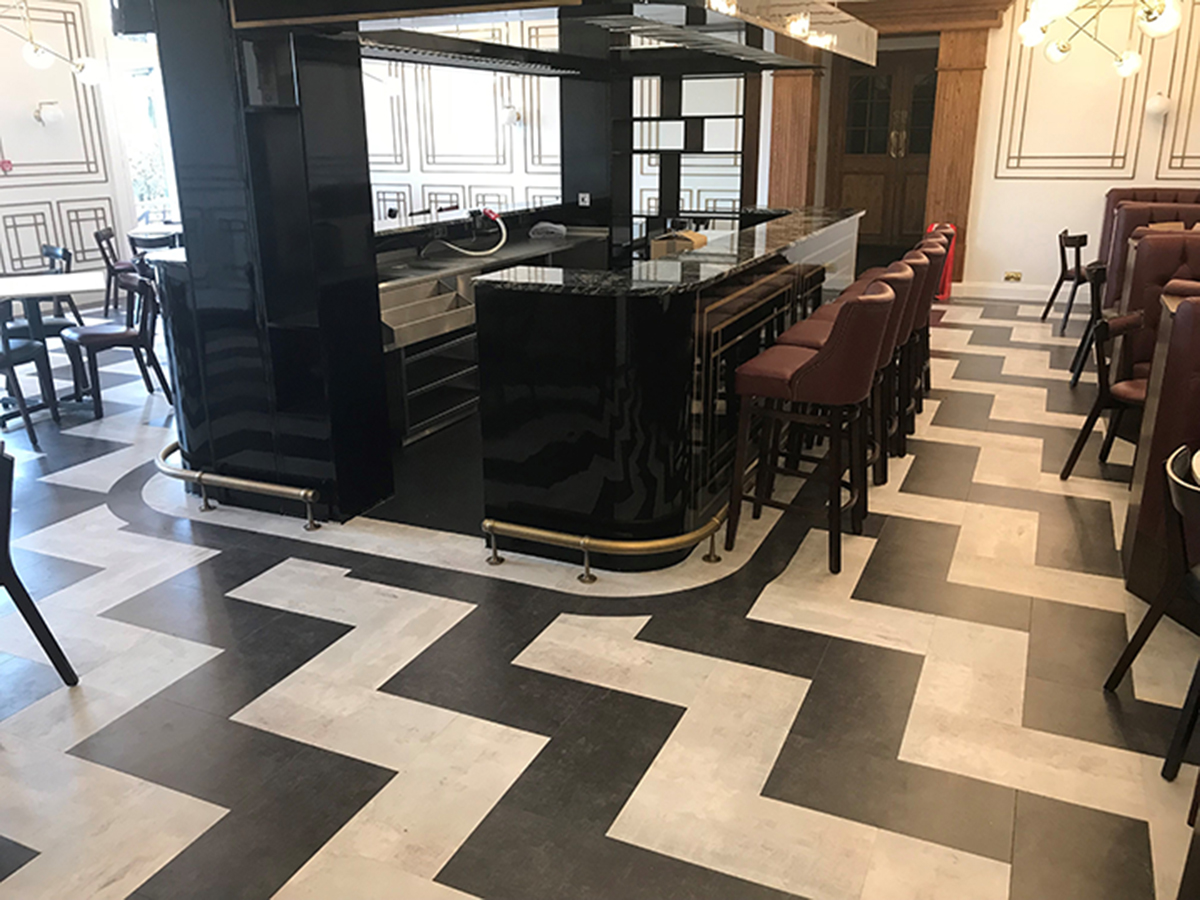 Cliff Hotel - Image 1