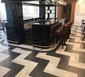 Cliff Hotel - Image 1