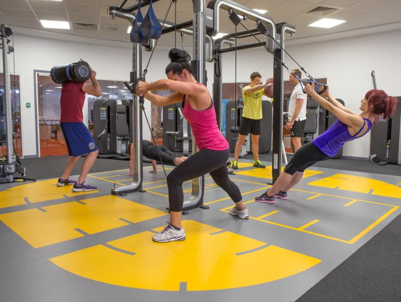 Huddersfield Uni - 6