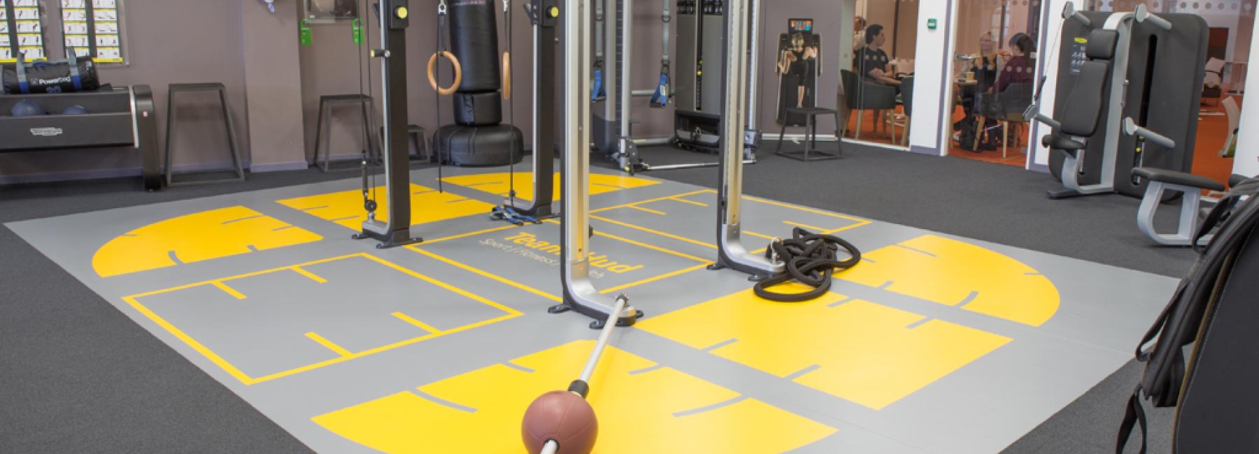 Huddersfield Uni - 4